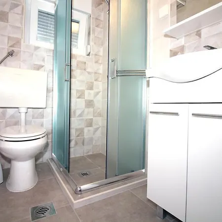 Charming In 28 M² + Parking Tisno