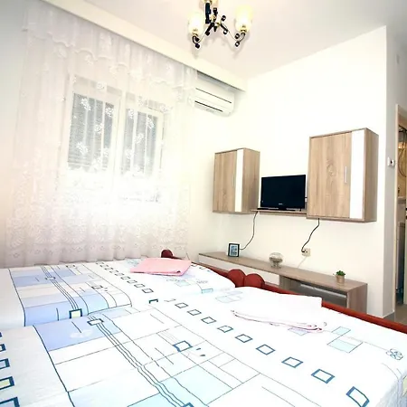Charming In 28 M² + Parking Tisno