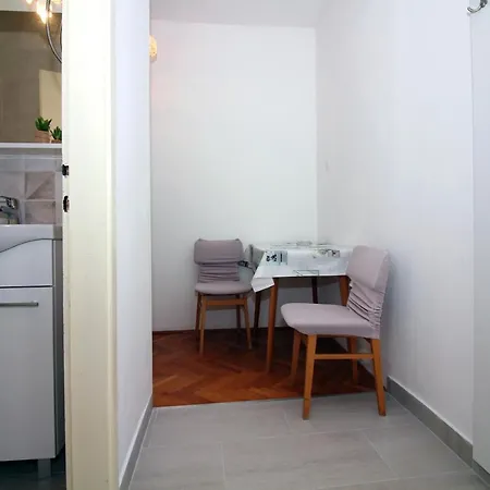 Charming In 28 M² + Parking * Tisno